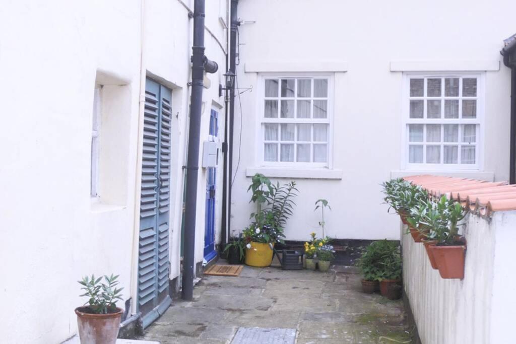 Kikas Cottage, Rear 89 Church Street, White Horse Yard Whitby Ngoại thất bức ảnh
